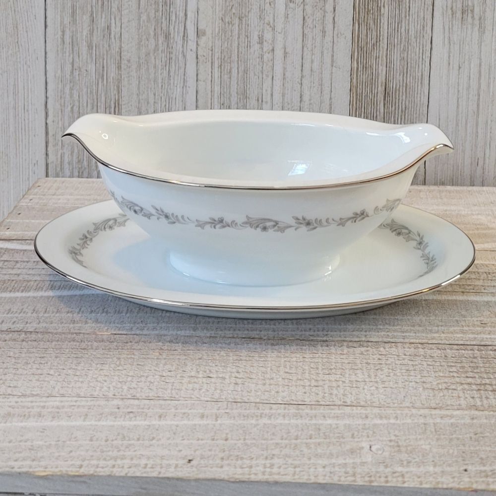 Noritake Crestmont 6013 Fine China Gravy Boat With An Attached Underplate 1959